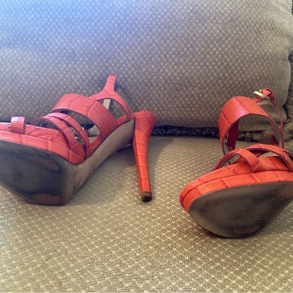 Michael Kors Size 8.5 M - Picture 4 of 4